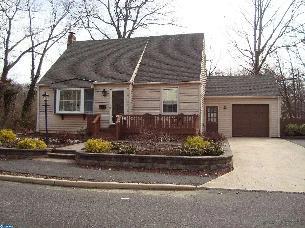 530 Lakeview Dr photo 1