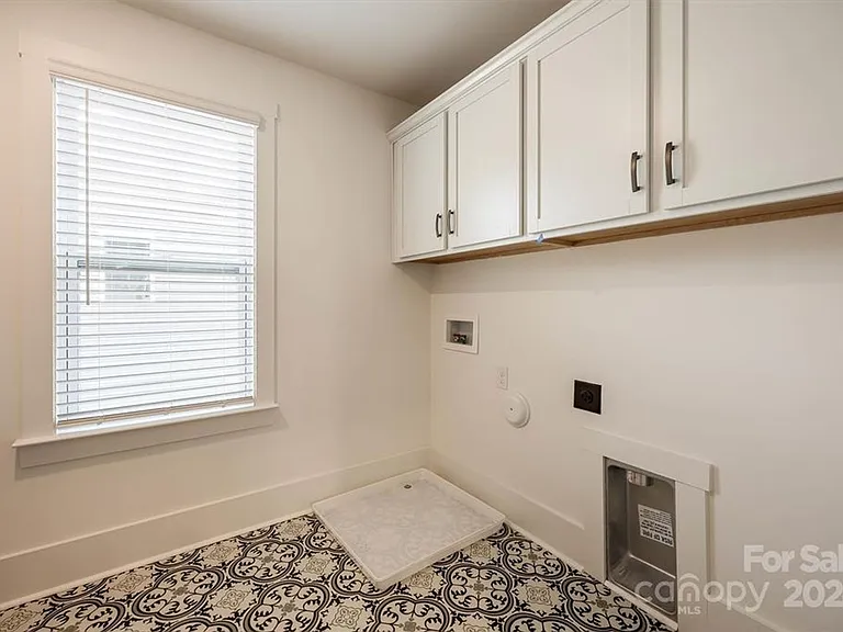 1241 Eastway Dr — Photo 26