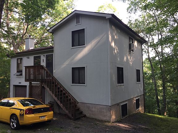 3rd image of 669 Clubhouse Dr