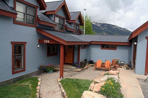 3rd image of 210 Huckeby Way