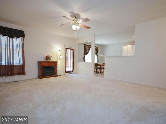 3rd image of 5215 Wyndemere Cir