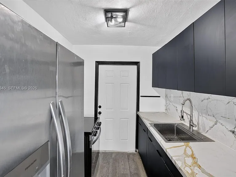 636 NW 14th Ter #636 — Photo 10