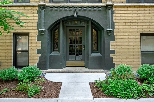 727-29 1/2 W. Briar Pl./715-27 W. California Terrace Photo 1