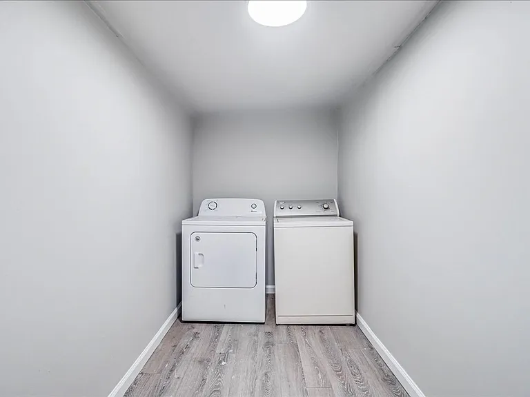 6046 Hugo Dr — Photo 35