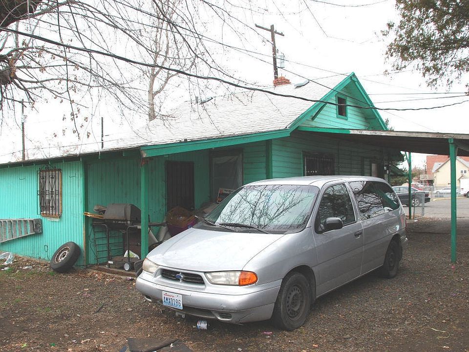 2nd image of 208 S 7th St