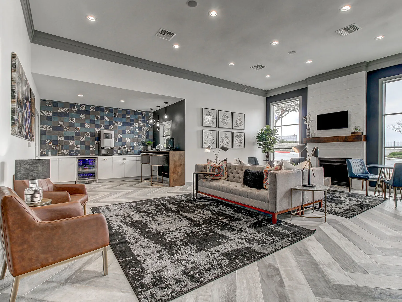 Noah Apartments — Photo 2