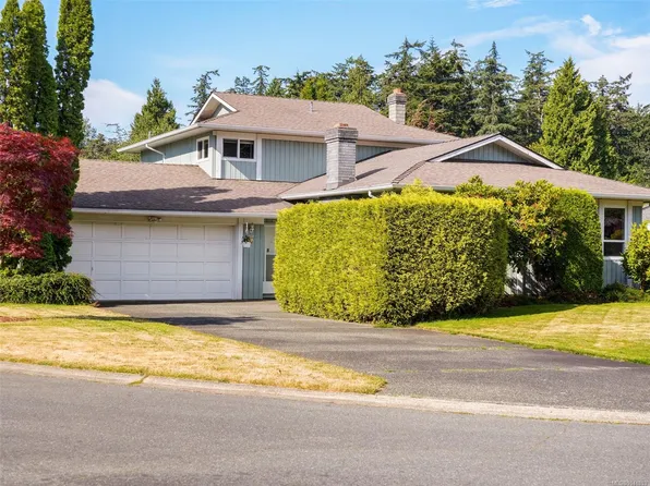 4813 Sunnygrove Pl, Saanich, BC V8Y 2V8