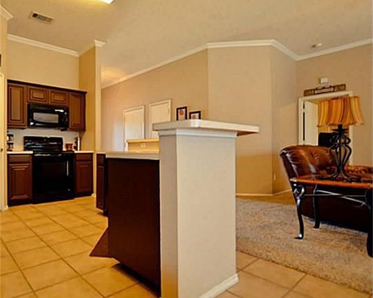 5th image of 624 Saint Eric Dr