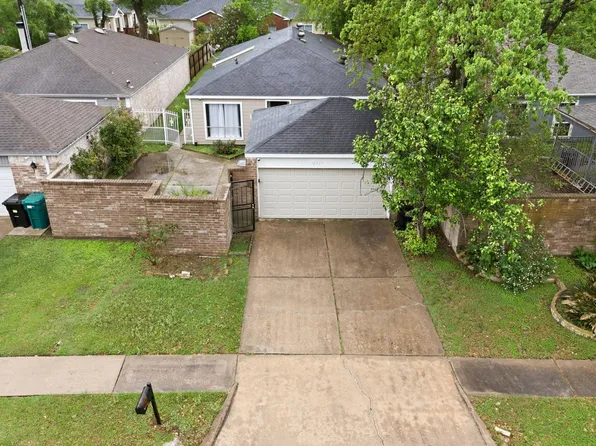 16235 Olive Glen Dr, Houston, TX 77082