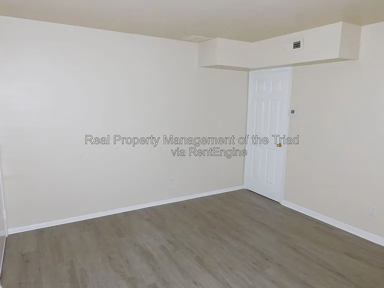 4302 Parker St #F — Photo 3