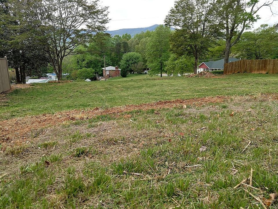 1st image of 200 Central Ave