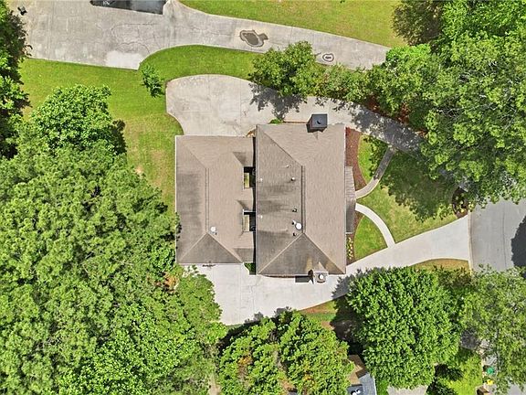 4th image of 8865 Carroll Manor Dr
