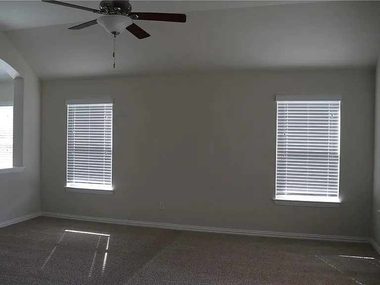 913 Wolcott Dr — Photo 16