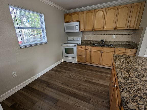 Kitchen with plenty of storage