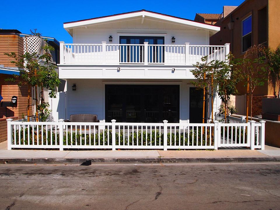 1st image of 129 44th St