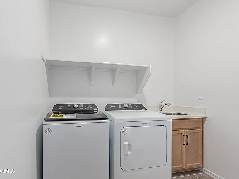 21283 W Edgemont Ave — Photo 35