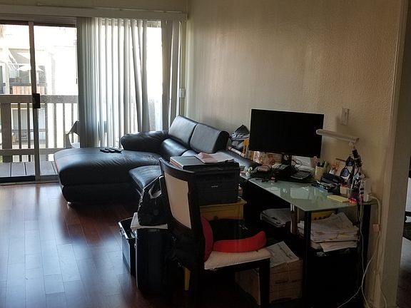 3rd image of 525 S Ardmore Ave APT 320