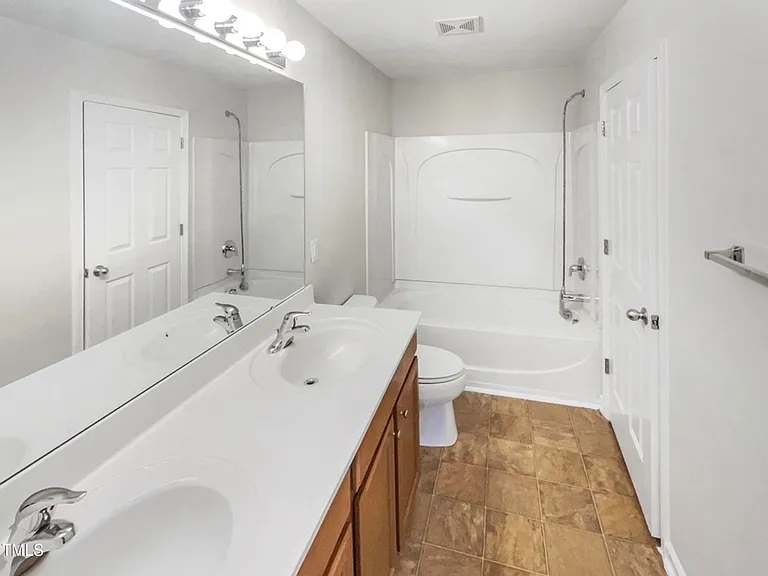 7919 Averette Hill Dr — Photo 19