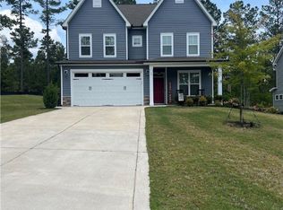 39 Kensington Dr, Spring Lake, NC 28390