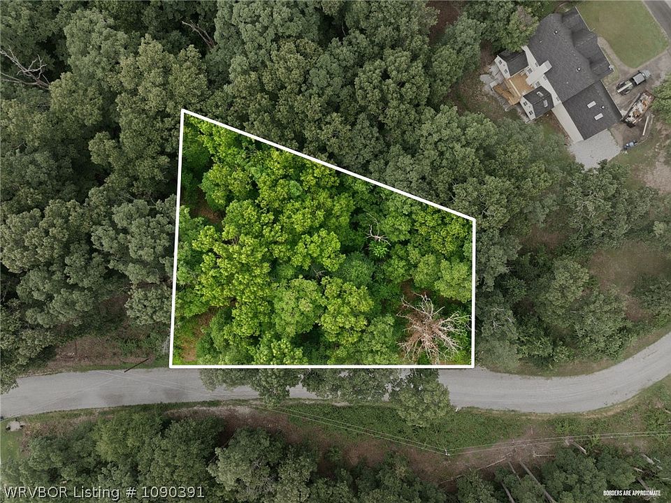 1st image of Newbury Ln