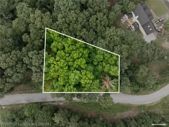Newbury Ln, Bella Vista, AR 72714