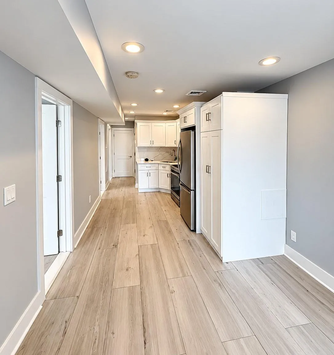 2 bed, 1.0 bath, 5450 sqft, $2,800 — Photo 4