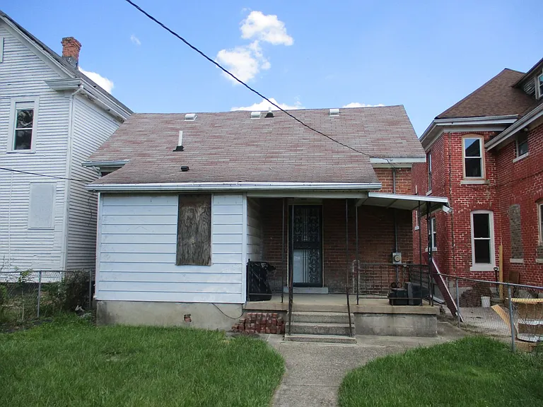 1214 Summit St — Photo 7