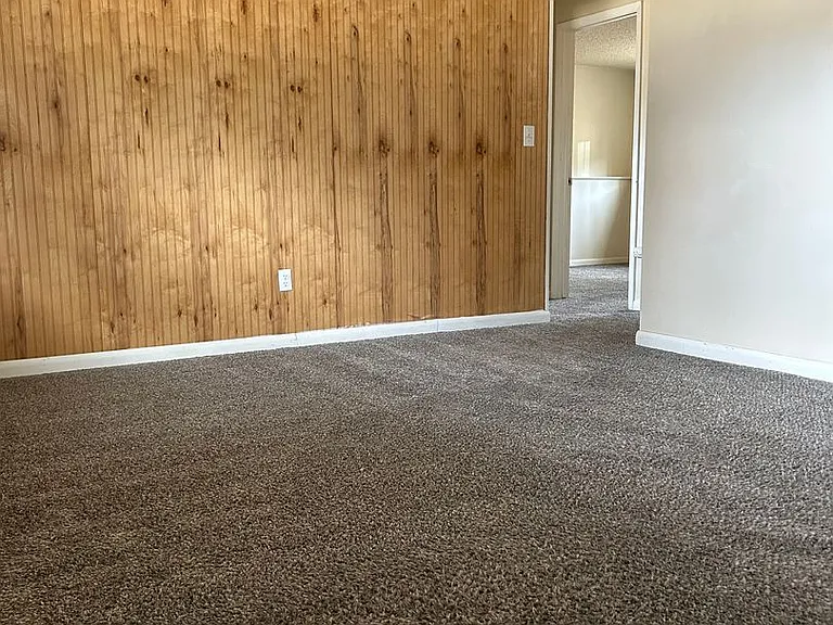 407 Mountain View Pl — Photo 2