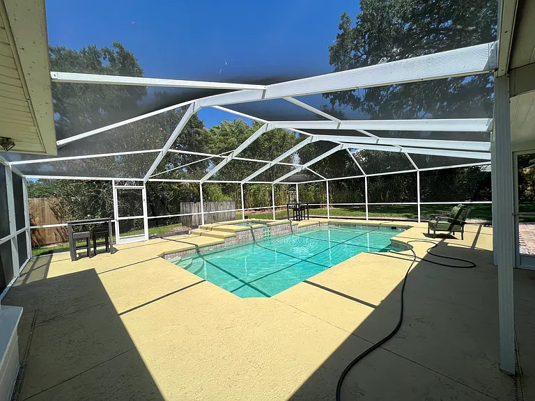 630 Queens Cir — Photo 30