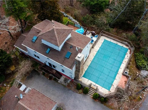 5075 Old Post Rd, Charlestown, RI 02813