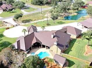 157 Bucks Lane, La Vernia, TX 78121