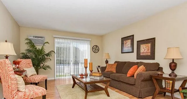 Cornerstone Estates — Photo 4