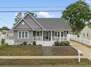 203 Hughes Ave N, Cape May, NJ 08204