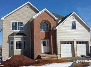 21 Delar Pkwy, Franklin Park, NJ 08823