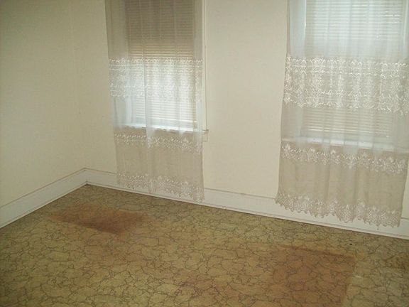 4th image of 90 Cove Mountain Ln