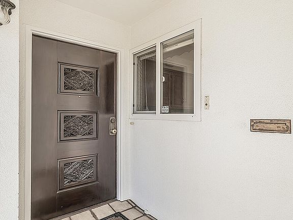 4th image of 862 N Bates Avenue