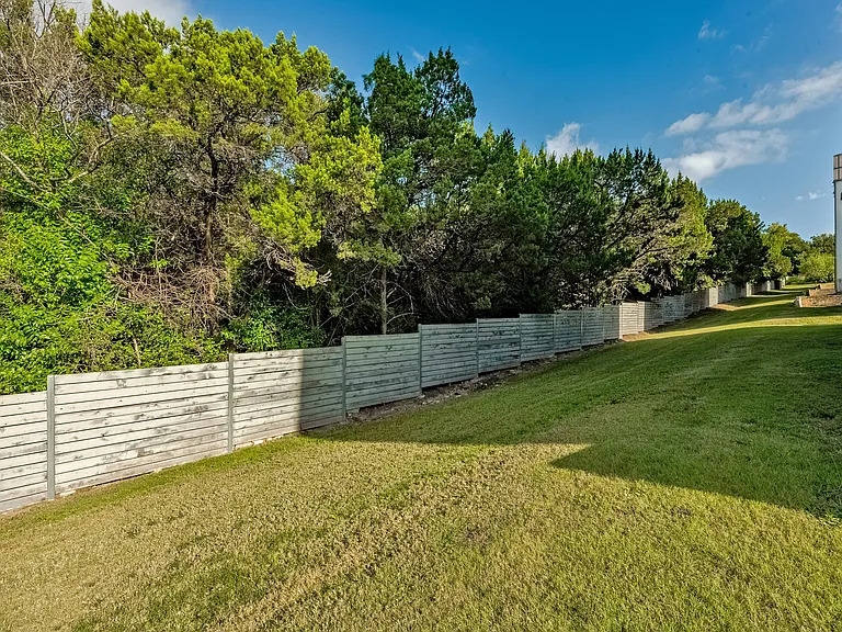 2518 Sutherland St — Photo 25