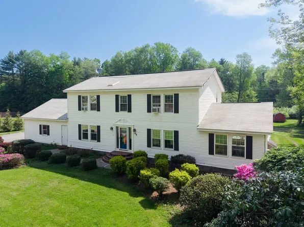 45 River Rd, Sturbridge, MA 01566