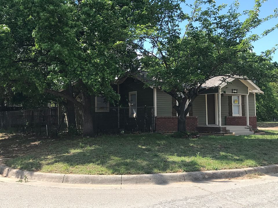 1st image of 401 Palmetto Dr