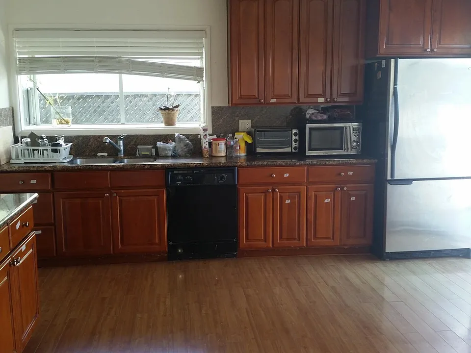 1360 Ridgewood Dr