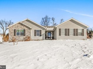 70 Lexington Dr, Hanover, PA 17331