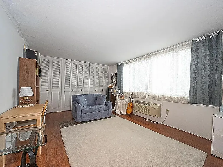 52301 Delaire Landing Rd #301 — Photo 3