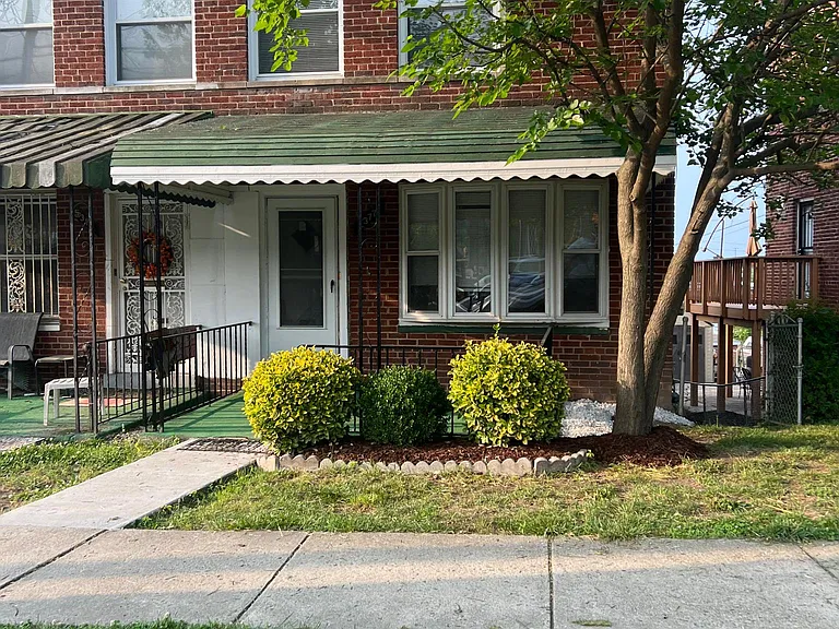5377 Chillum Pl NE — Photo 1