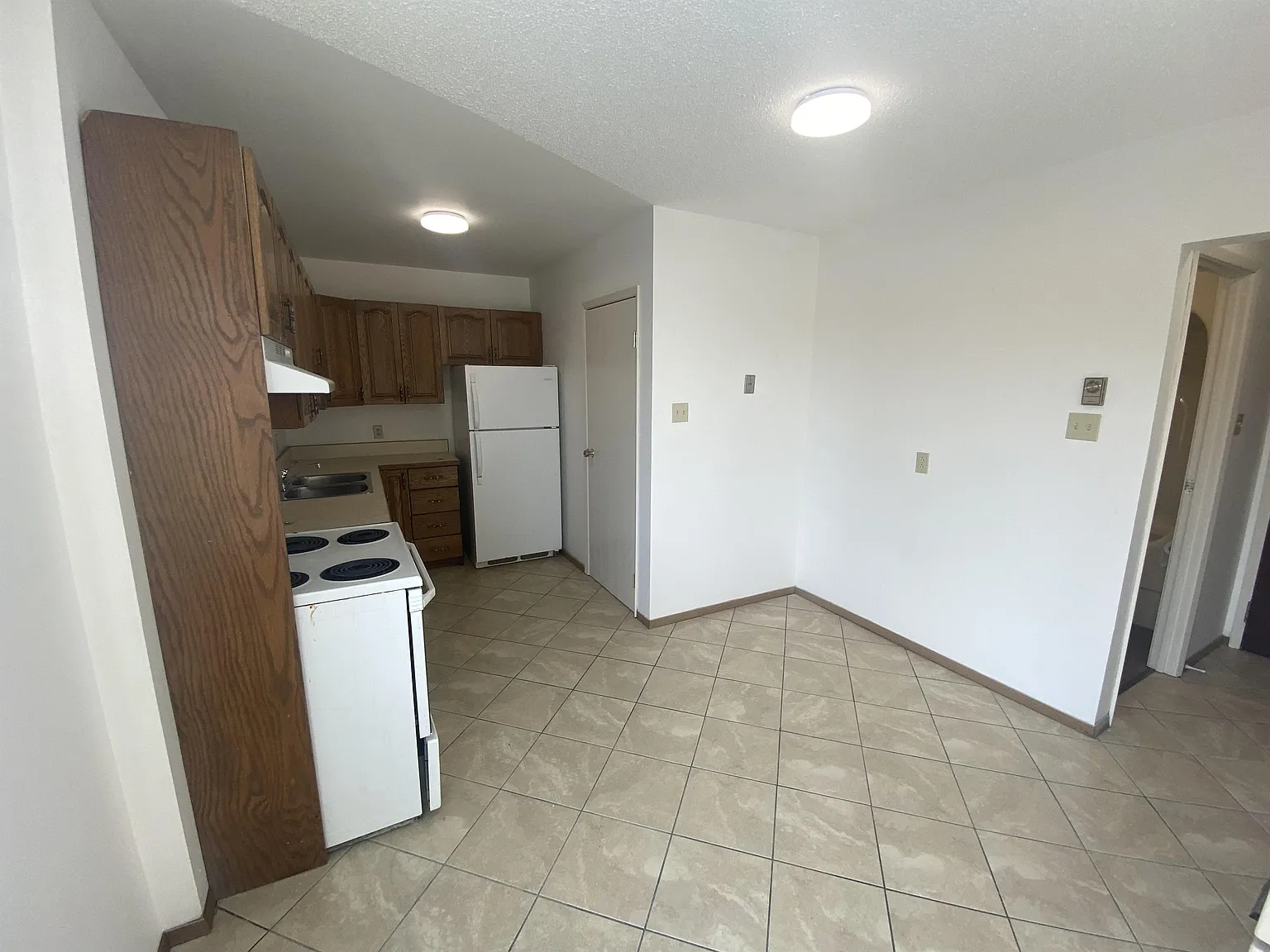 Studio, $1,075 — Photo 4