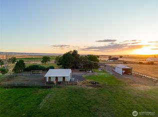 1135 Locher Rd, Touchet, WA 99360