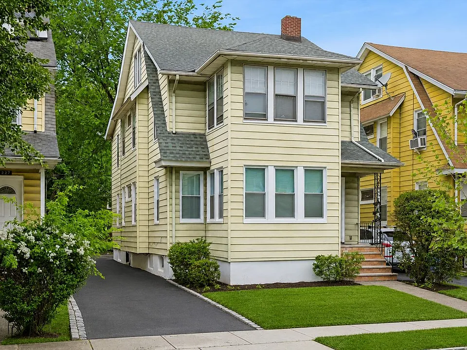 225 Ward Pl #1