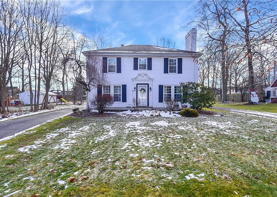 1st image of 247 Wildwood Dr