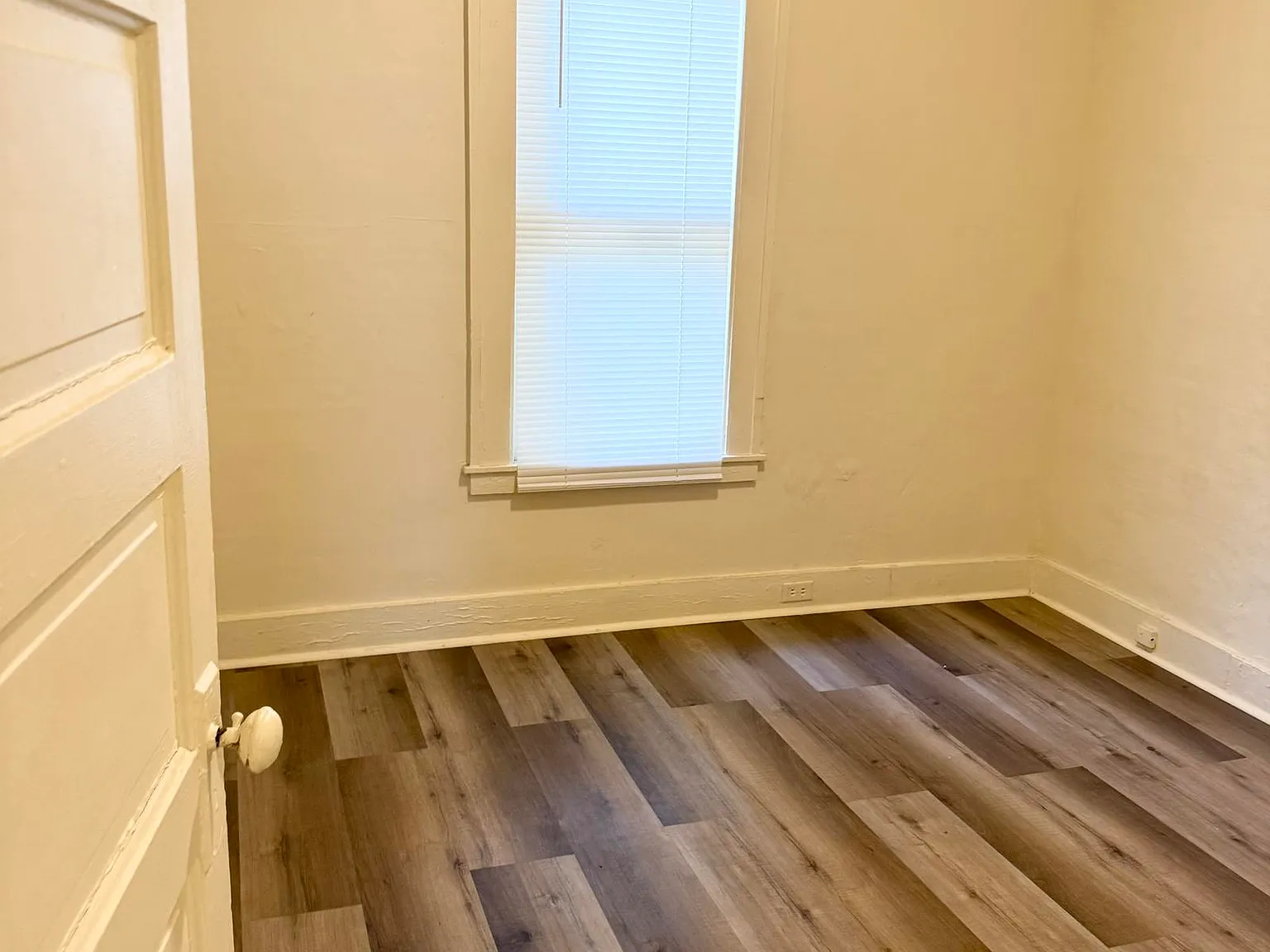 823 East I St — Photo 3