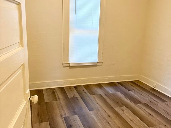 3rd image of 823 E I St #3