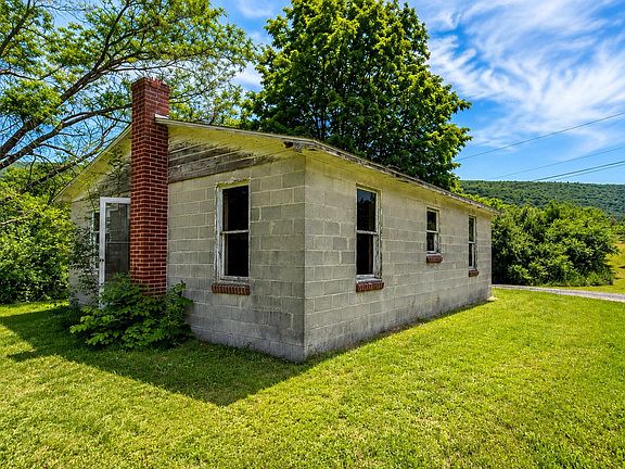 4th image of 25 Mickey Ln